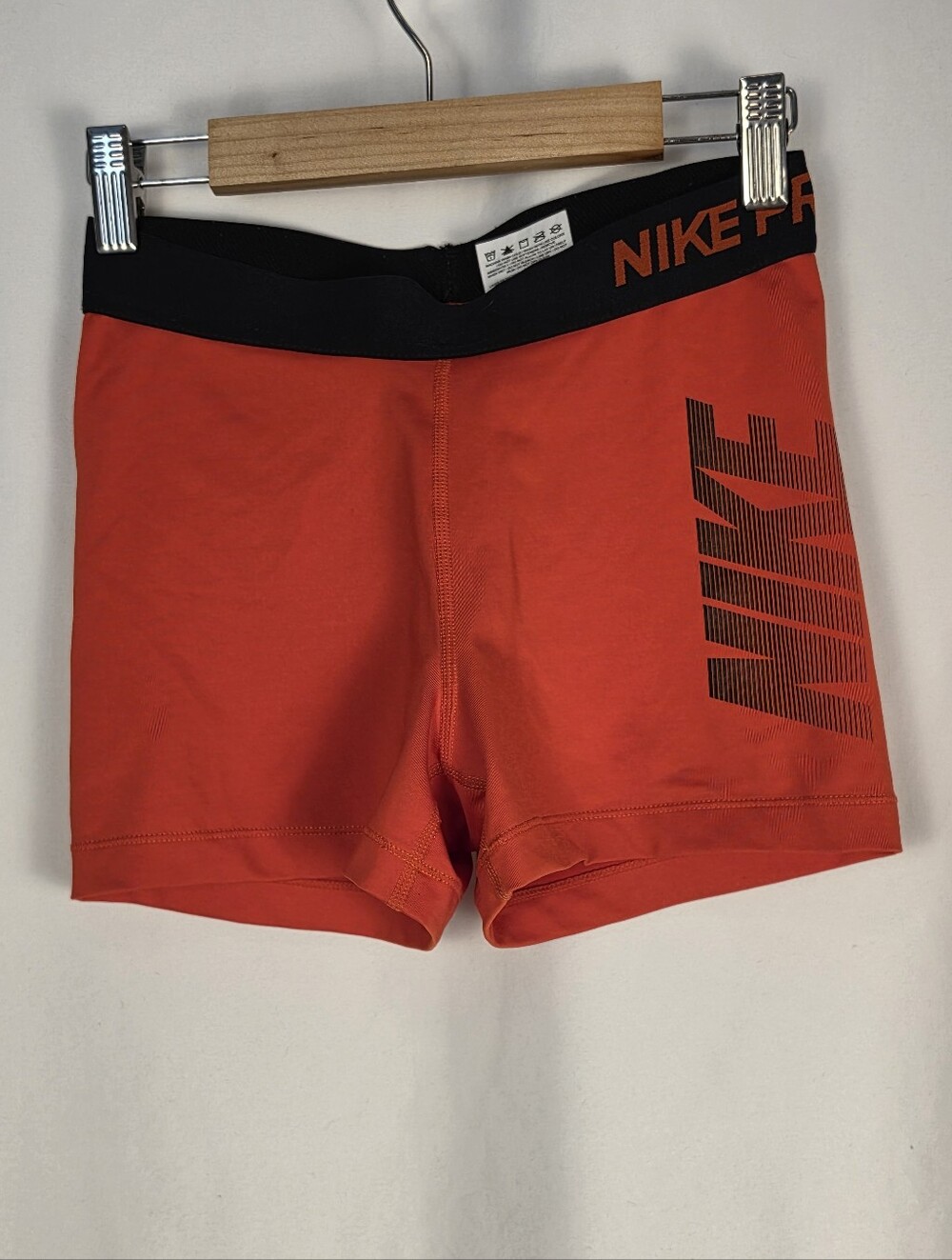 Nike Pro Women’s Red Graphic Compression Shorts Size Small